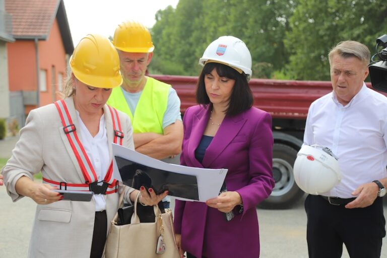 Škole u Ladimirevcima i Ivanovcima dobivaju novo ruho, učionice i sportsku dvoranu