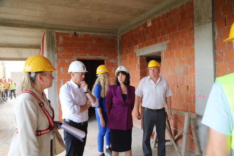 Škole u Ladimirevcima i Ivanovcima dobivaju novo ruho, učionice i sportsku dvoranu
