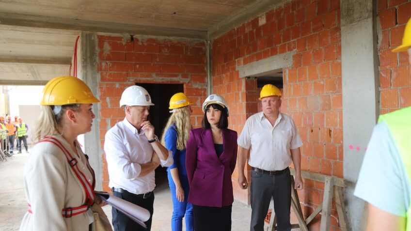 Škole u Ladimirevcima i Ivanovcima dobivaju novo ruho, učionice i sportsku dvoranu