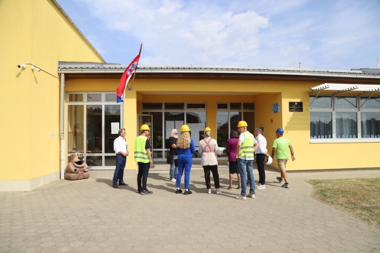 Škole u Ladimirevcima i Ivanovcima dobivaju novo ruho, učionice i sportsku dvoranu