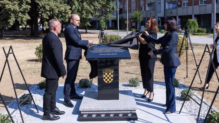 Belišće dobilo spomen-ploču posvećenu poginulim braniteljima, civilima i radnicima