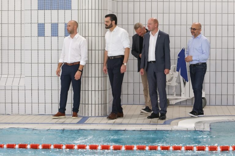 [FOTO] Nakon 28 godina stigla velika obnova: Osijek dobio bazene kakve zaslužuje, a najavljen i olimpijski!