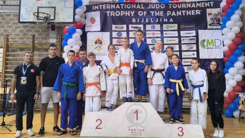 Devet medalja i pehar za najbolju ekipu mlađih kadeta Judo kluba Mladost