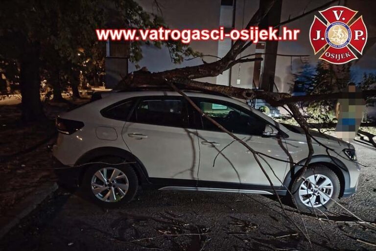 [FOTO] Snažna oluja poharala županiju: Vatrogasci imali 42 intervencije, Centar 112 zatrpan pozivima