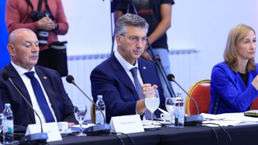 Vlada produljila rok: Trgovci imaju više vremena za isticanje sidrenih cijena