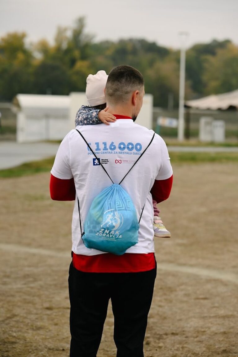 [FOTO] Osijek trčao za nestalu djecu: Lani u Hrvatskoj prijavljeno 1054 nestanka