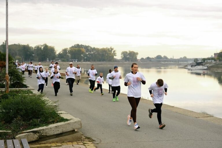 [FOTO] Osijek trčao za nestalu djecu: Lani u Hrvatskoj prijavljeno 1054 nestanka
