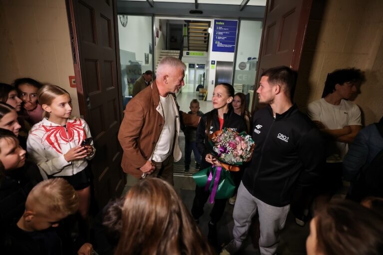 [FOTO] Osijek slavio svog junaka! Illia Kovtun donio povijesno srebro, a doček su obilježile emocije
