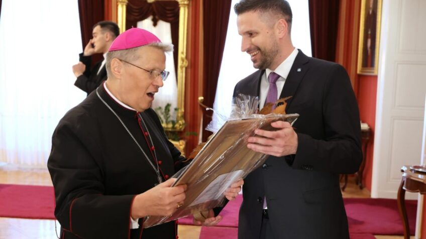 25 godina biskupske službe mons. Đure Hranića: ‘Mreže su bile i pune i prazne’