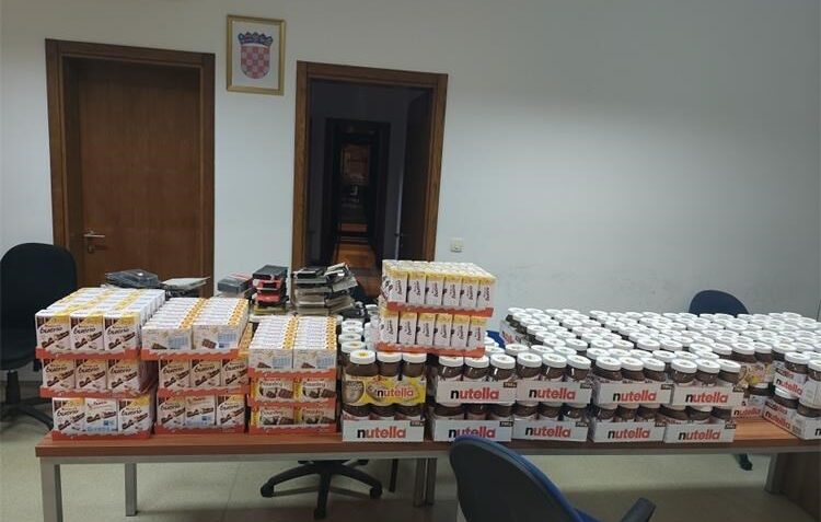 Namaz, čokoladice i lanci za pile: Što se sve skrivalo na Batini?