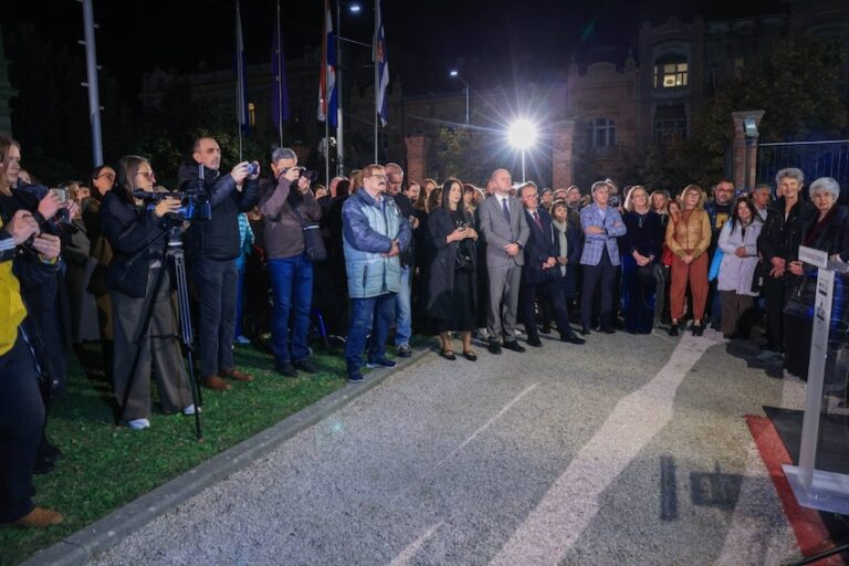 [FOTO] Svjetski velikani stigli u Osijek! Izložba Oscara Nemona kakva se ne viđa svaki dan