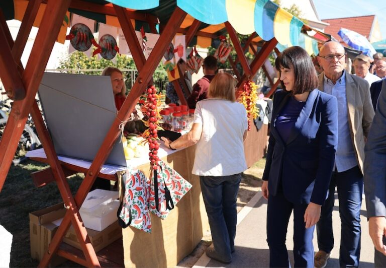 Baranja slavi svoju papriku: 17. Paprika Fest okupio proizvođače i ljubitelje domaćih okusa
